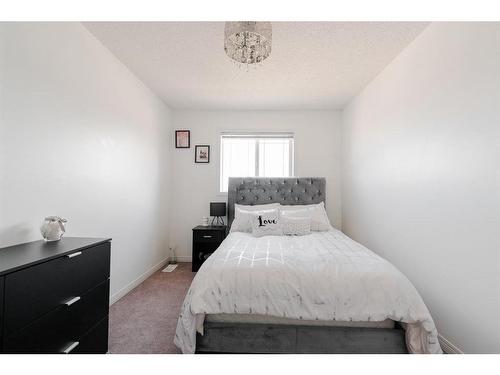 146 Pacific Crescent, Fort Mcmurray, AB - Indoor Photo Showing Bedroom