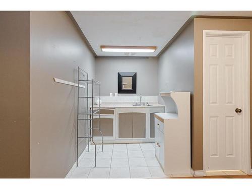 154 Bird Crescent, Fort Mcmurray, AB - Indoor Photo Showing Bathroom