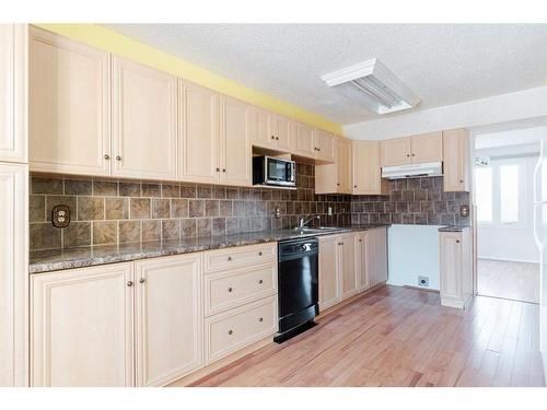 154 Bird Crescent, Fort Mcmurray, AB - Indoor Photo Showing Kitchen