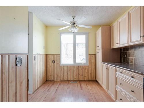 154 Bird Crescent, Fort Mcmurray, AB - Indoor Photo Showing Kitchen