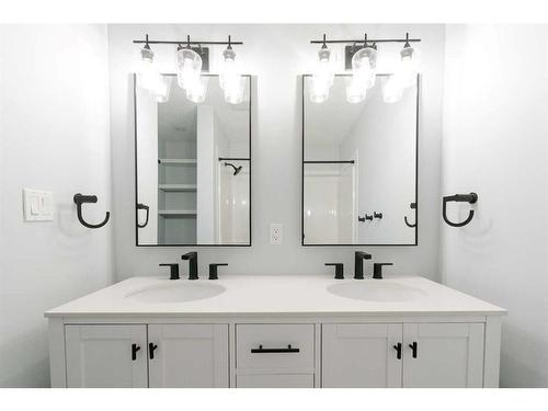 245 Sandstone Lane, Fort Mcmurray, AB - Indoor Photo Showing Bathroom