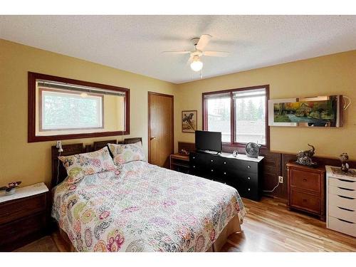 521 Park Drive, Rural Athabasca County, AB - Indoor Photo Showing Bedroom