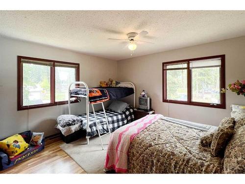 521 Park Drive, Rural Athabasca County, AB - Indoor Photo Showing Bedroom