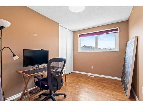 197 Silin Forest Road, Fort Mcmurray, AB - Indoor Photo Showing Office