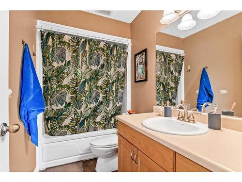 197 Silin Forest Road, Fort Mcmurray, AB - Indoor Photo Showing Bathroom