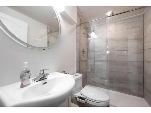 19 Maciver Street, Fort Mcmurray, AB - Indoor Photo Showing Bathroom