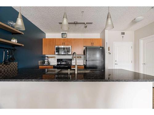 509-136A Sandpiper Road, Fort Mcmurray, AB - Indoor Photo Showing Kitchen