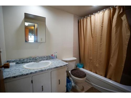 910-11721 Macdonald Drive, Fort Mcmurray, AB - Indoor Photo Showing Bathroom