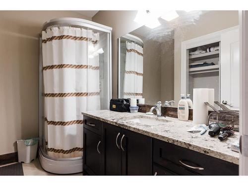 145 Stonecreek Landing, Fort Mcmurray, AB - Indoor Photo Showing Bathroom