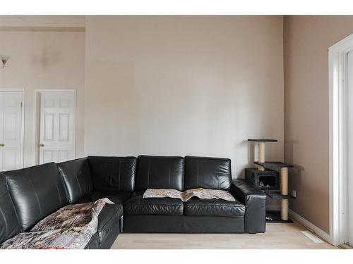 180 Webb Drive, Fort Mcmurray, AB - Indoor Photo Showing Living Room