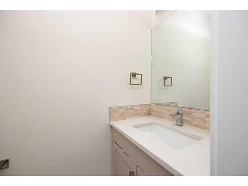 213 Siltstone Place, Fort Mcmurray, AB - Indoor Photo Showing Bathroom