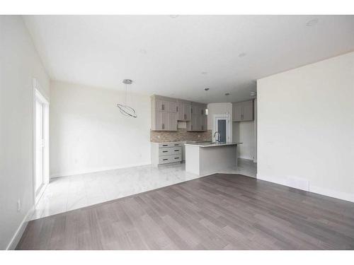 213 Siltstone Place, Fort Mcmurray, AB - Indoor Photo Showing Kitchen