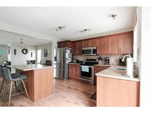 211 Merganser Crescent, Fort Mcmurray, AB - Indoor Photo Showing Kitchen With Stainless Steel Kitchen