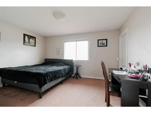 211 Merganser Crescent, Fort Mcmurray, AB - Indoor Photo Showing Bedroom