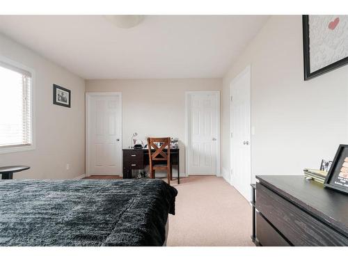 211 Merganser Crescent, Fort Mcmurray, AB - Indoor Photo Showing Bedroom