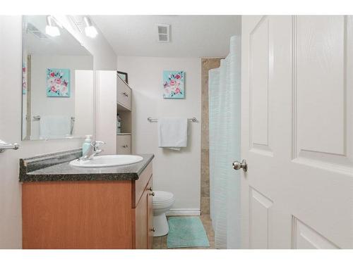 211 Merganser Crescent, Fort Mcmurray, AB - Indoor Photo Showing Bathroom