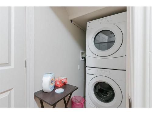 211 Merganser Crescent, Fort Mcmurray, AB - Indoor Photo Showing Laundry Room