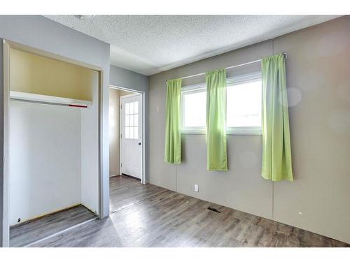 128 Beale Crescent, Fort Mcmurray, AB - Indoor Photo Showing Other Room