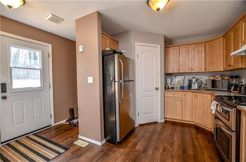 122 Woodward Crescent, Anzac, AB - Indoor Photo Showing Kitchen