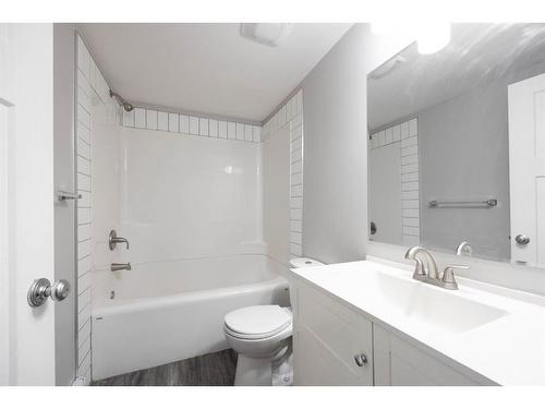 224 Siltstone Place, Fort Mcmurray, AB - Indoor Photo Showing Bathroom