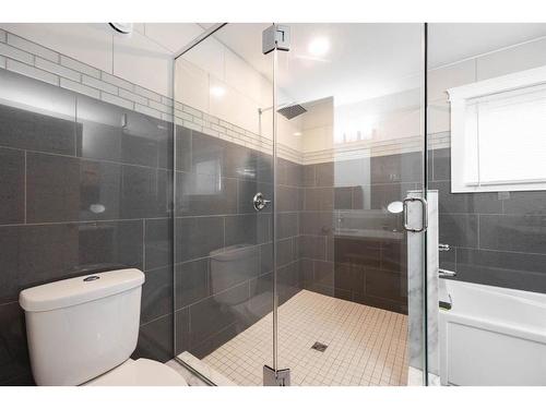 224 Siltstone Place, Fort Mcmurray, AB - Indoor Photo Showing Bathroom