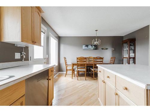 188 Warren Road, Fort Mcmurray, AB - Indoor Photo Showing Kitchen