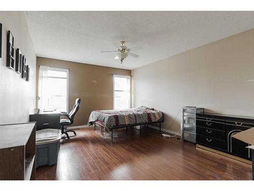 188 Warren Road, Fort Mcmurray, AB - Indoor Photo Showing Bedroom