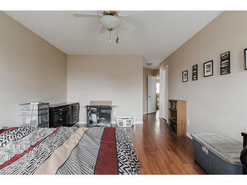 188 Warren Road, Fort Mcmurray, AB - Indoor Photo Showing Bedroom