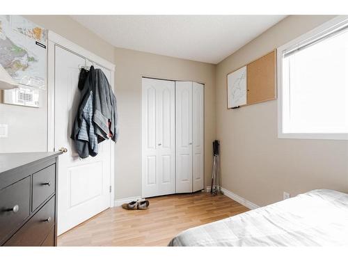 188 Warren Road, Fort Mcmurray, AB - Indoor Photo Showing Bedroom