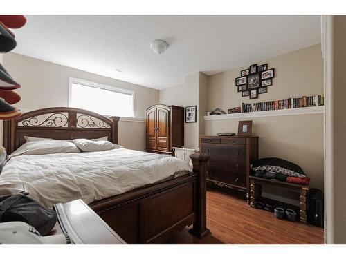 188 Warren Road, Fort Mcmurray, AB - Indoor Photo Showing Bedroom