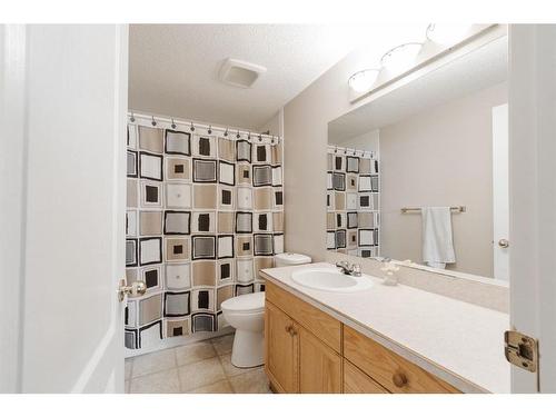 188 Warren Road, Fort Mcmurray, AB - Indoor Photo Showing Bathroom