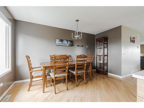 188 Warren Road, Fort Mcmurray, AB - Indoor Photo Showing Dining Room