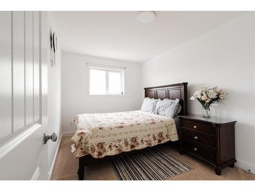 490 Pacific Crescent, Fort Mcmurray, AB - Indoor Photo Showing Bedroom