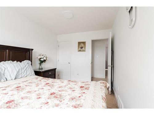 490 Pacific Crescent, Fort Mcmurray, AB - Indoor Photo Showing Bedroom