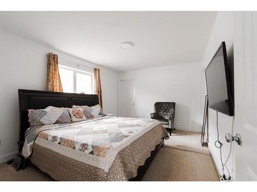 490 Pacific Crescent, Fort Mcmurray, AB - Indoor Photo Showing Bedroom