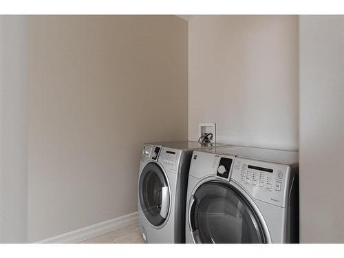 125 Chalifour Street, Fort Mcmurray, AB - Indoor Photo Showing Laundry Room