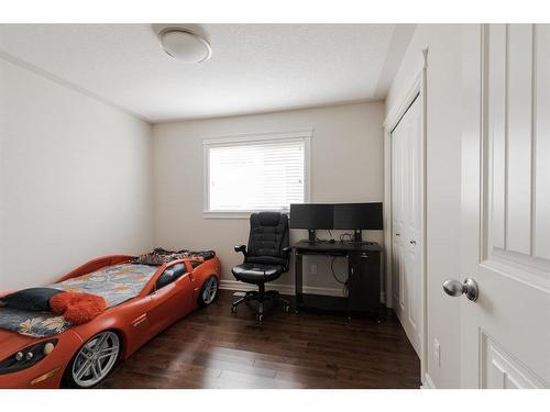 125 Chalifour Street, Fort Mcmurray, AB - Indoor Photo Showing Bedroom