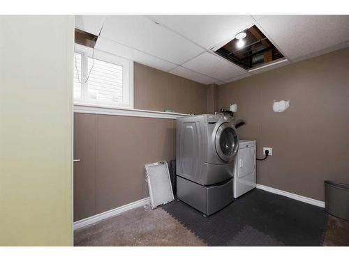 145 Crown Creek Lane, Fort Mcmurray, AB - Indoor Photo Showing Laundry Room