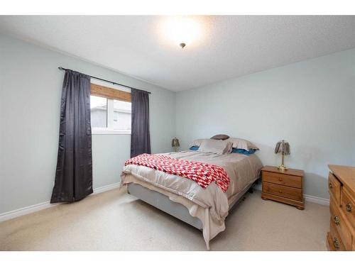 197 Swanson Crescent, Fort Mcmurray, AB - Indoor Photo Showing Bedroom