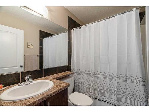 229 Hawthorn Way, Fort Mcmurray, AB - Indoor Photo Showing Bathroom