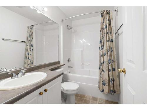 144 Parry Crescent, Fort Mcmurray, AB - Indoor Photo Showing Bathroom