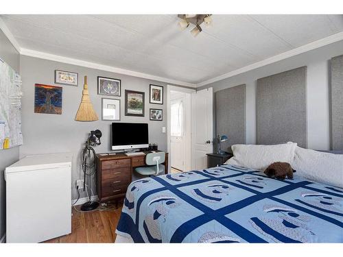 180 Greenwich Lane, Fort Mcmurray, AB - Indoor Photo Showing Bedroom