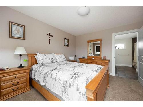 120 Grebe Road, Fort Mcmurray, AB - Indoor Photo Showing Bedroom
