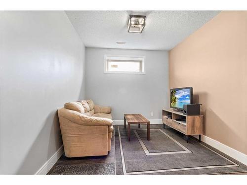 132 Waxwing Rise, Fort Mcmurray, AB - Indoor Photo Showing Other Room