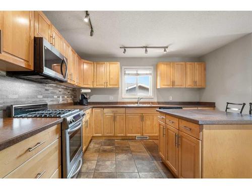 132 Waxwing Rise, Fort Mcmurray, AB - Indoor Photo Showing Kitchen