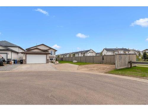 252 Crown Creek Lane, Fort Mcmurray, AB - Outdoor