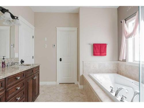 156 Wilson Drive, Fort Mcmurray, AB - Indoor Photo Showing Bathroom
