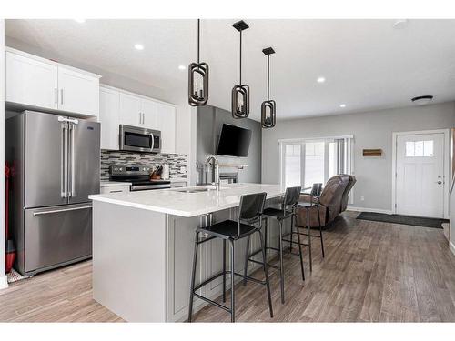 728 Athabasca Avenue, Fort Mcmurray, AB - Indoor Photo Showing Kitchen With Upgraded Kitchen