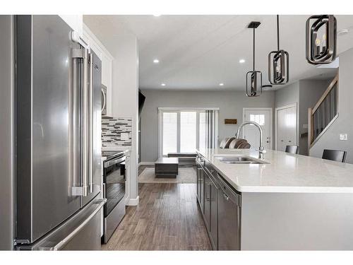 728 Athabasca Avenue, Fort Mcmurray, AB - Indoor Photo Showing Kitchen With Double Sink With Upgraded Kitchen