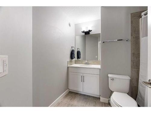 728 Athabasca Avenue, Fort Mcmurray, AB - Indoor Photo Showing Bathroom